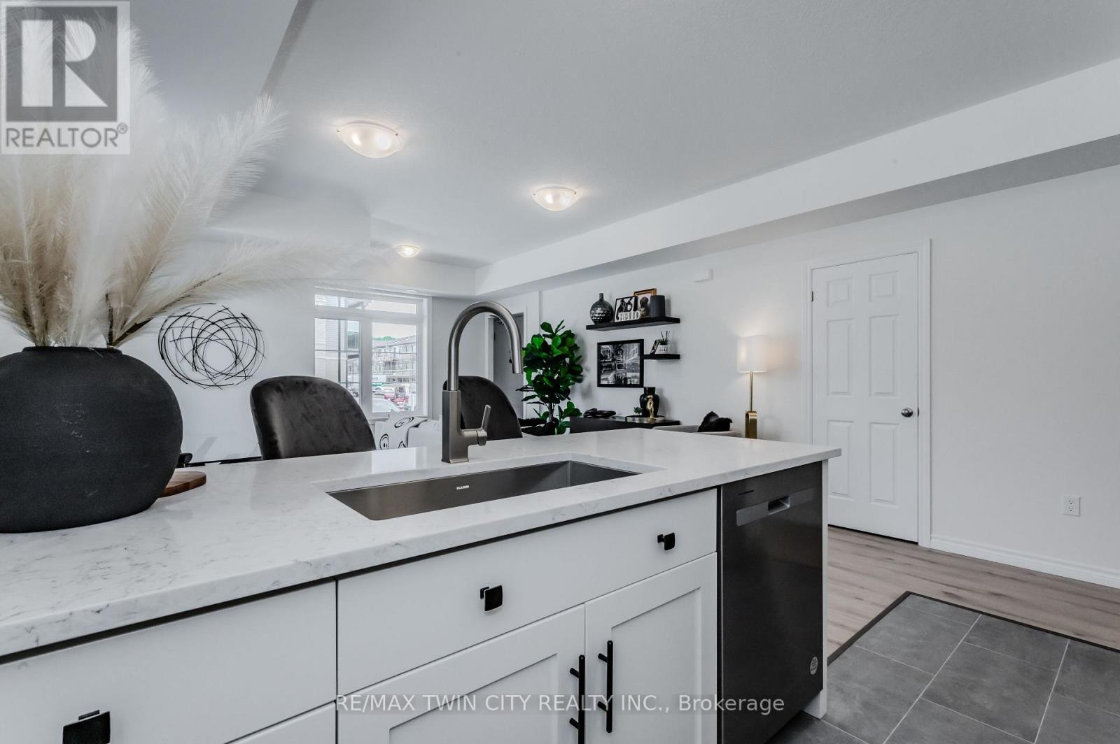 39 Lomond Lane, Kitchener, Ontario N2R 0T6 - Photo 14 - X13683468
