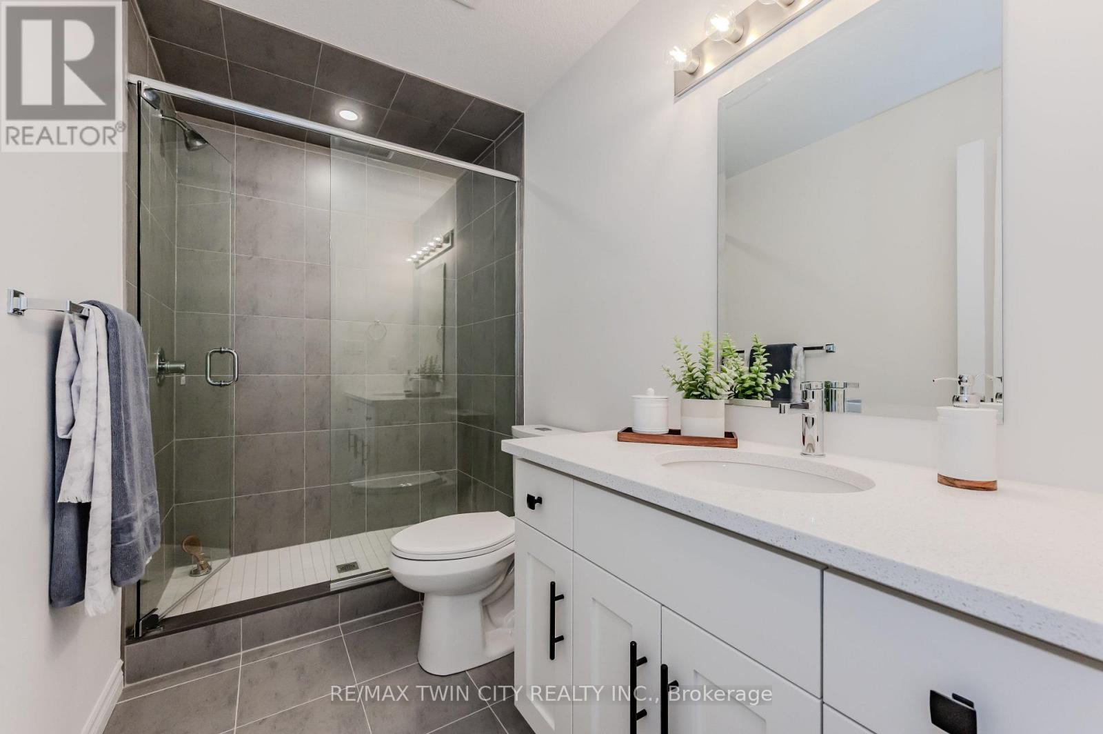 39 Lomond Lane, Kitchener, Ontario N2R 0T6 - Photo 22 - X13683468