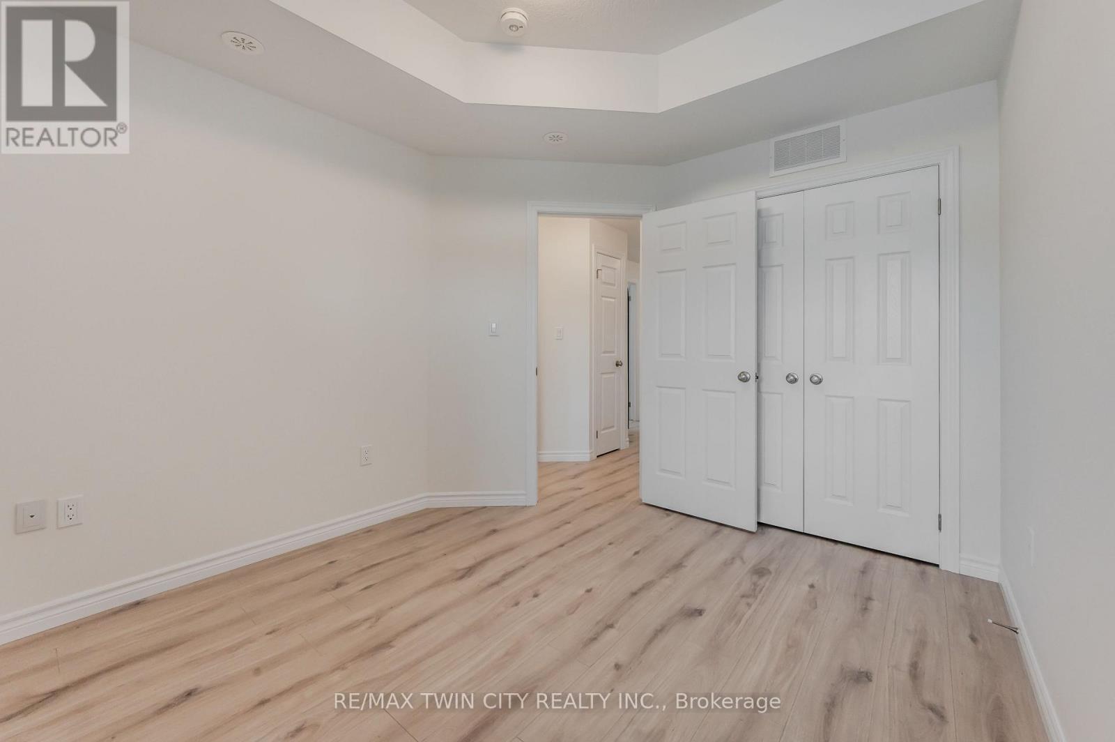 39 Lomond Lane, Kitchener, Ontario N2R 0T6 - Photo 24 - X13683468