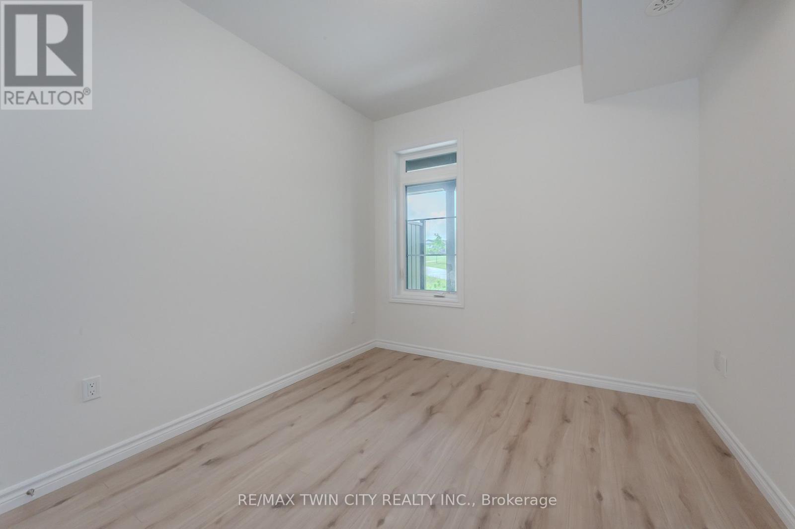 39 Lomond Lane, Kitchener, Ontario N2R 0T6 - Photo 39 - X13683468