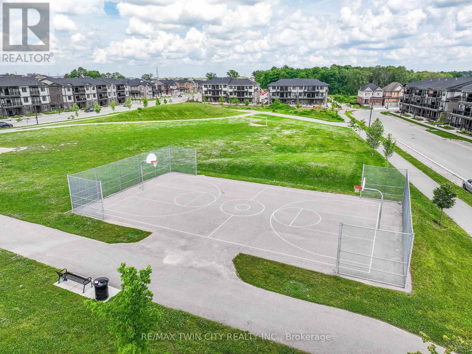 39 Lomond Lane, Kitchener, Ontario N2R 0T6 - Photo 46 - X13683468