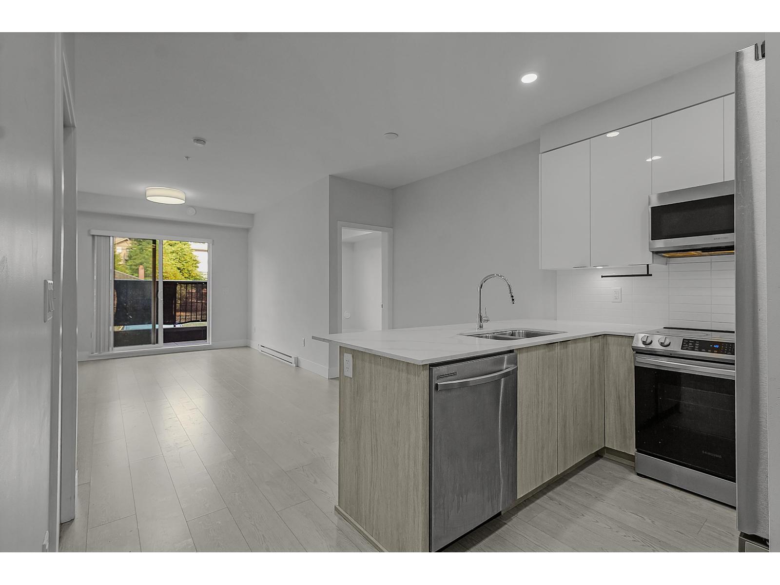 110 5486 199a Street, Langley, British Columbia  V3A 0N6 - Photo 3 - R3156218