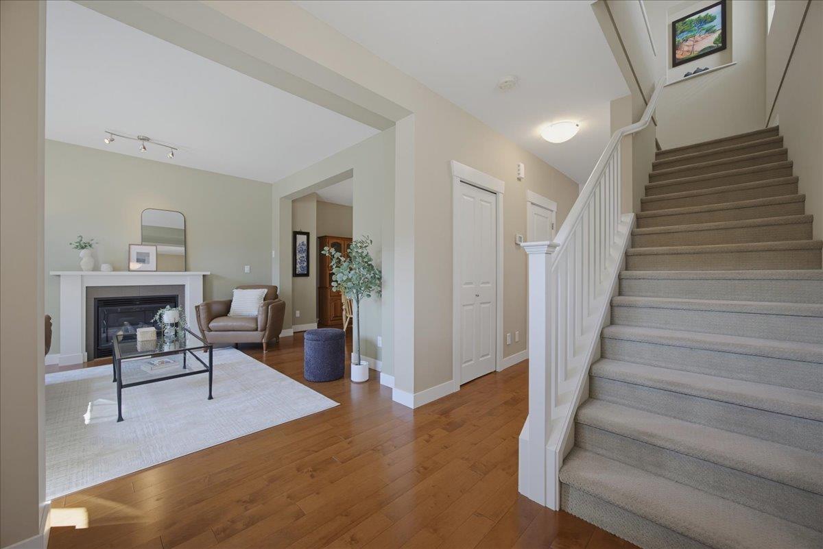 321 172a Street, Surrey, British Columbia  V3Z 9P7 - Photo 3 - R3156208