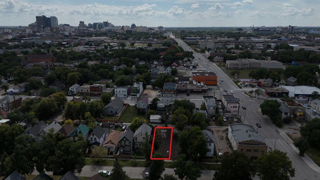 402 Pritchard Avenue, Winnipeg, Manitoba  R2W 2J6 - Photo 1 - 202620637