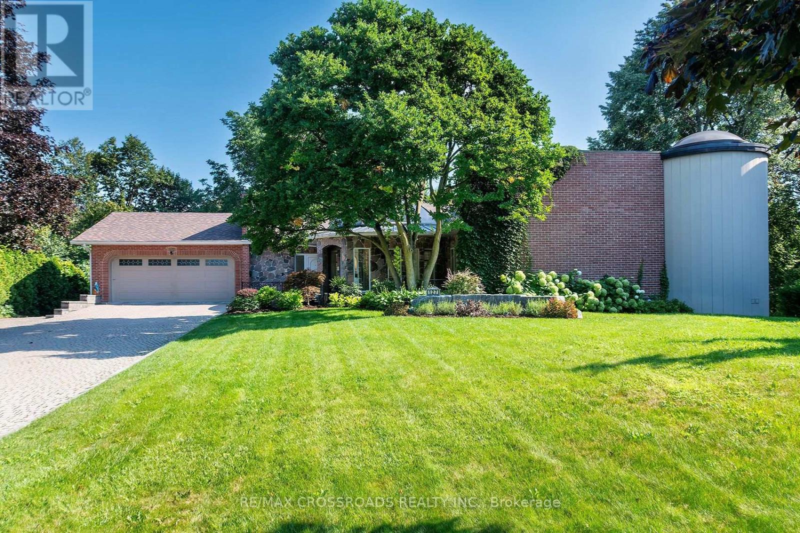 127 Taylorwood Court, Oshawa, Ontario  L1G 7V7 - Photo 6 - E13683284