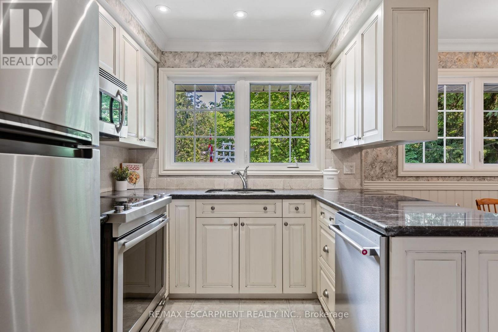 401 Cairncroft Road, Oakville, Ontario  L6J 4M8 - Photo 11 - W13683208