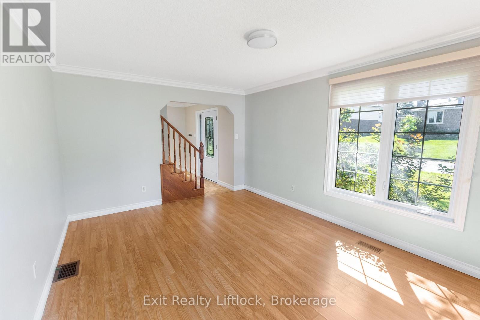 958 Smithside Court, Peterborough, Ontario  K9J 8E2 - Photo 17 - X13683686