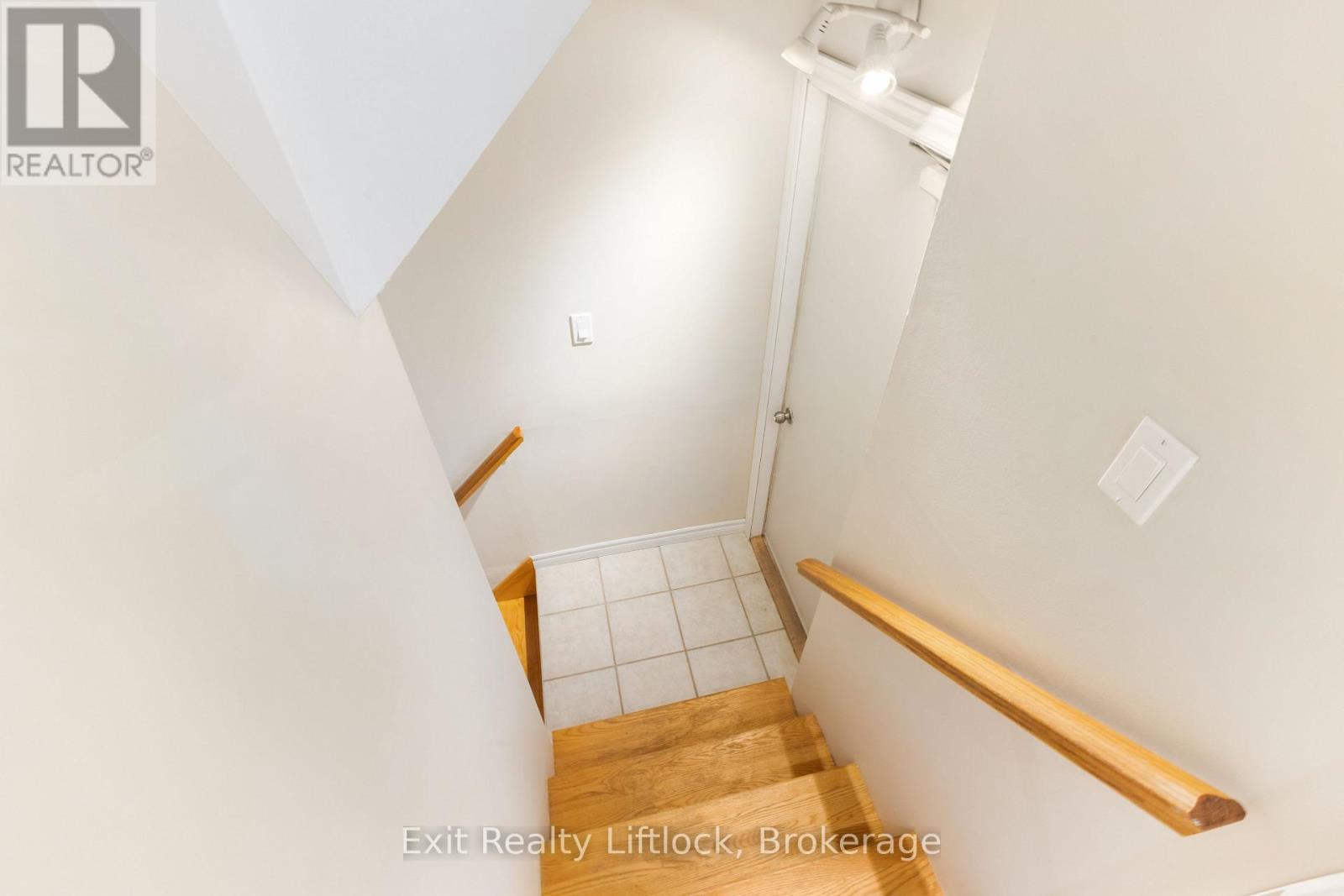 958 Smithside Court, Peterborough, Ontario  K9J 8E2 - Photo 34 - X13683686