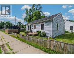 39 SANDERSON Street, Brantford, Ontario