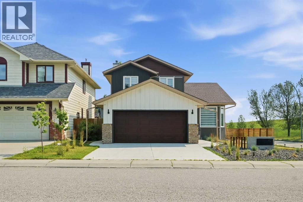 42 Sunvista Crescent Se, Calgary, Alberta  T2X 3G2 - Photo 1 - A2335567