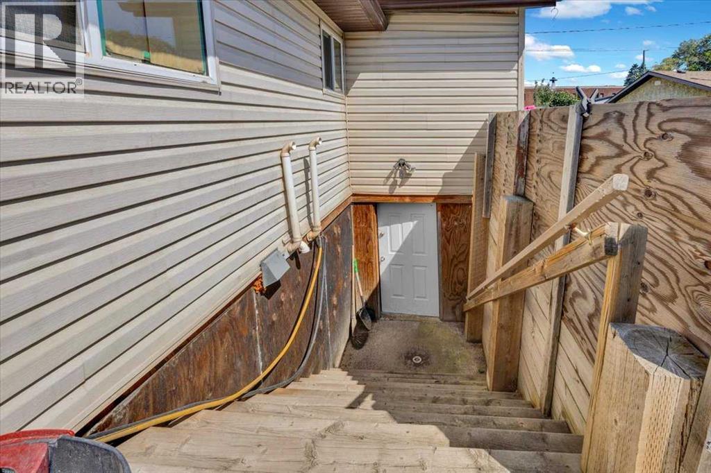 6131 33 Avenue NW, Calgary, Alberta  T3B 1K6 - Photo 25 - A2335762