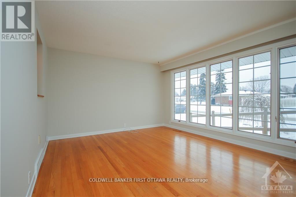 74 Hilliard Avenue, Ottawa, Ontario K2E 6C1 - Photo 5 - X13683614