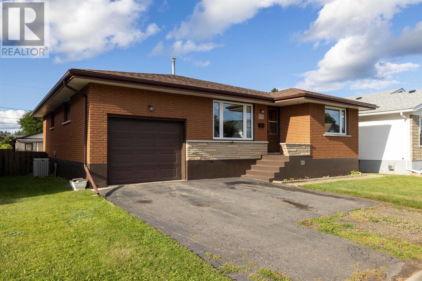 115 Mary St E, Thunder Bay, Ontario  P7E 4J6 - Photo 1 - TB2602393