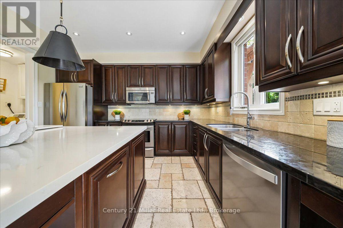 2350 Valleyridge Drive, Oakville, Ontario  L6M 5C1 - Photo 12 - W13683646