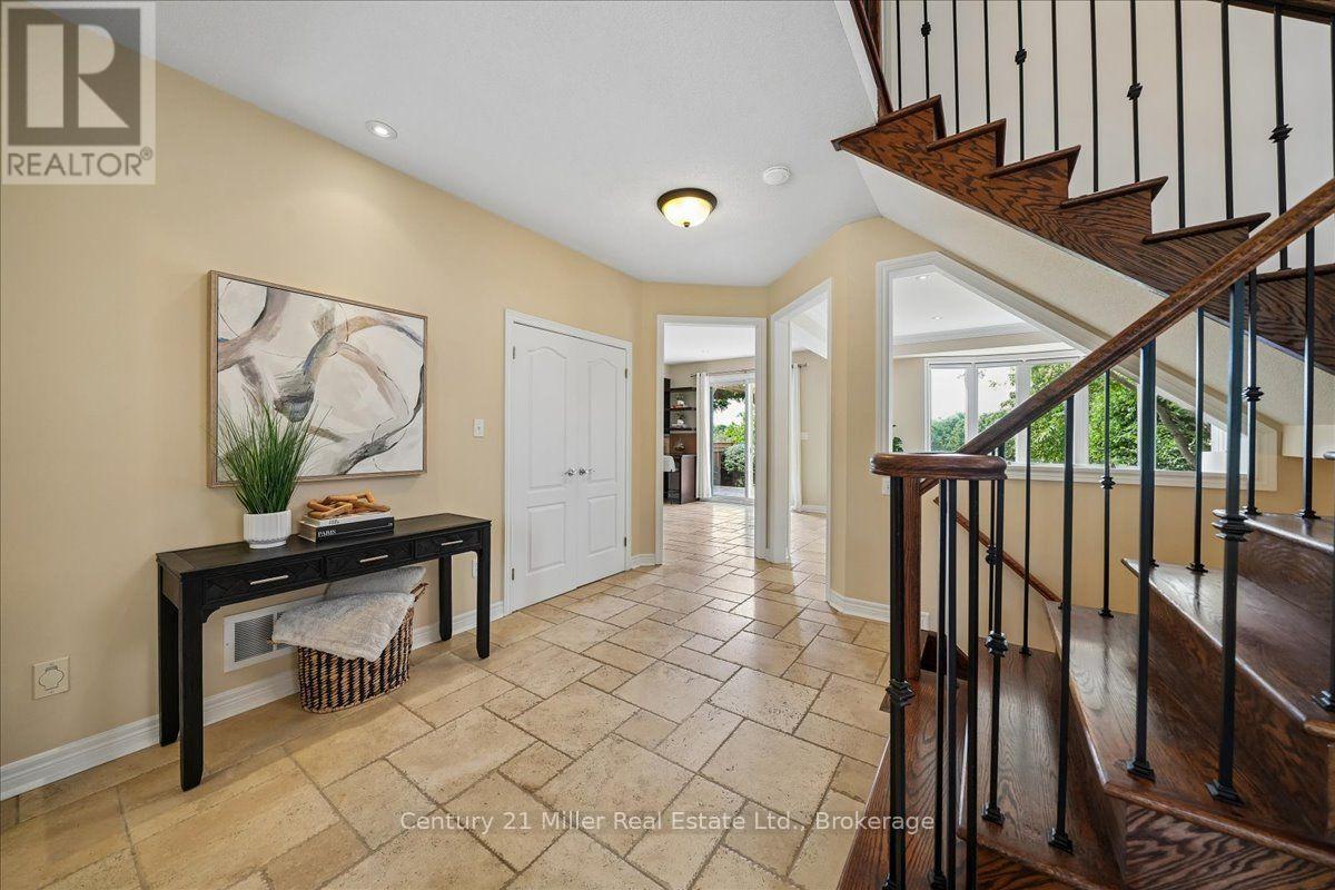 2350 Valleyridge Drive, Oakville, Ontario  L6M 5C1 - Photo 7 - W13683646