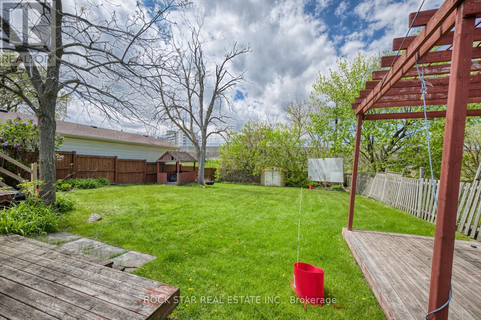 25 Warkdale Drive, St. Catharines, Ontario  L2T 2V8 - Photo 12 - X13440330