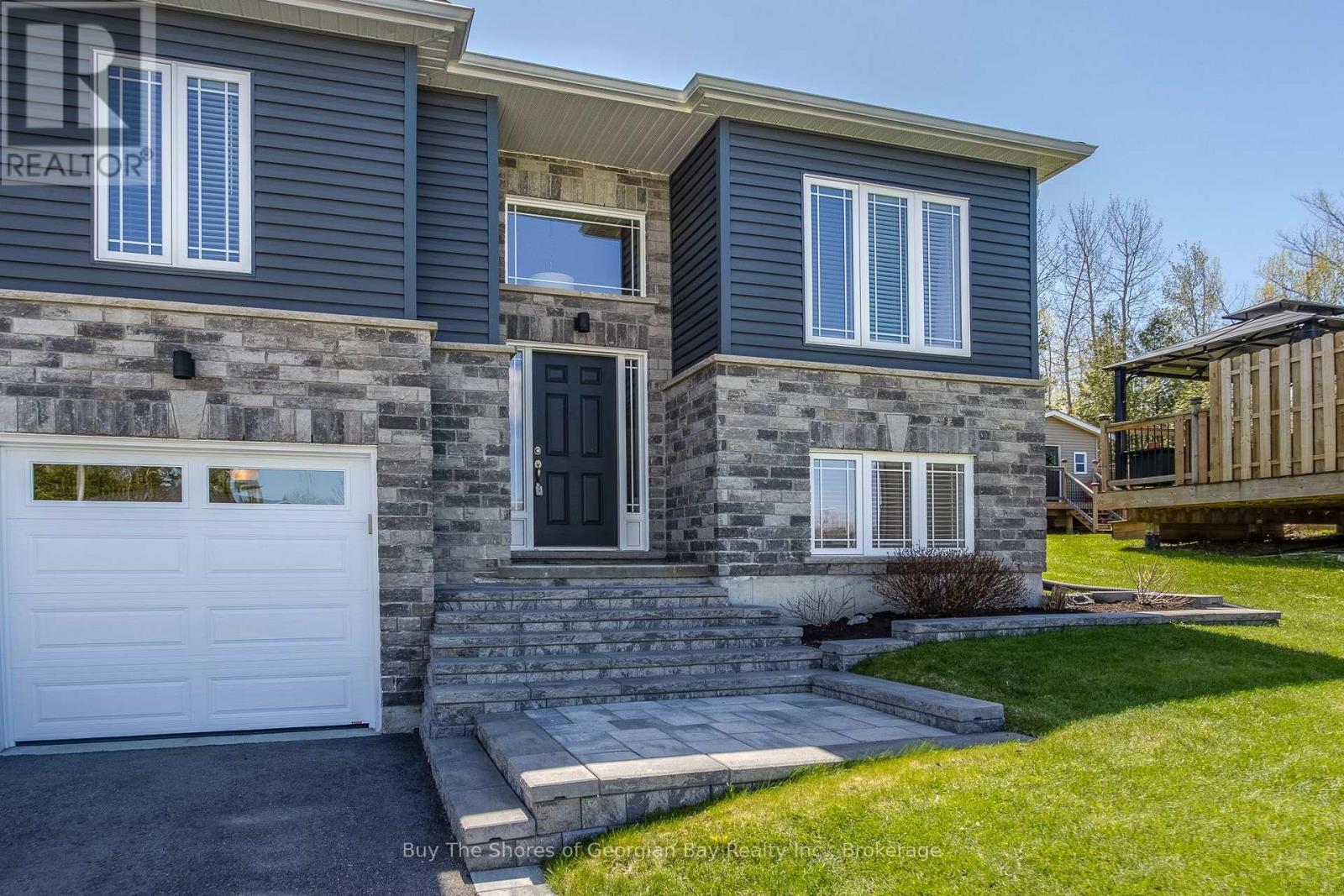 11 Ralph Dalton Boulevard, Tay (Victoria Harbour), Ontario  L0K 2A0 - Photo 2 - S13683718