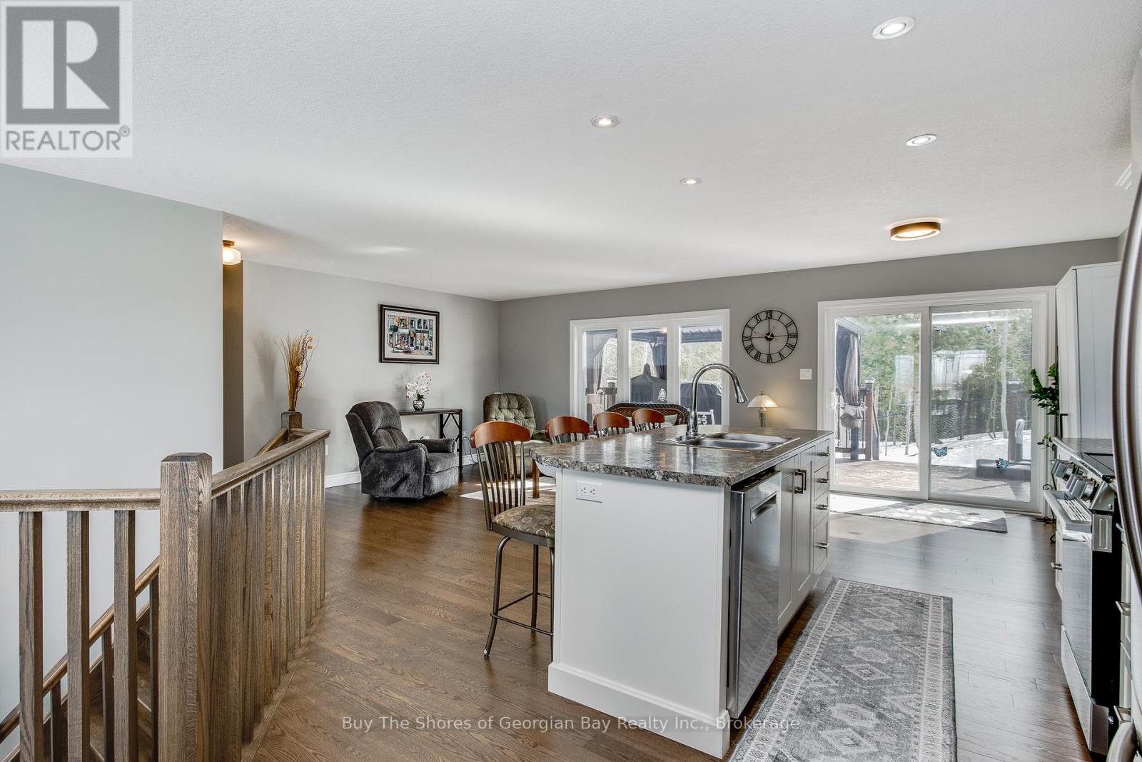 11 Ralph Dalton Boulevard, Tay (Victoria Harbour), Ontario  L0K 2A0 - Photo 5 - S13683718