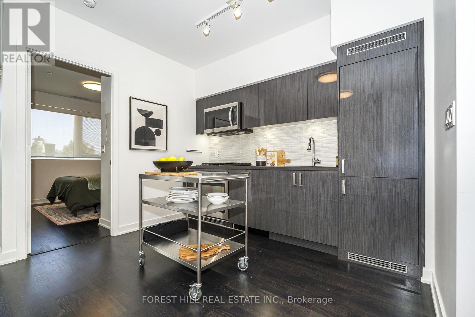 202 - 501 St Clair Avenue W, Toronto, Ontario  M5P 0A2 - Photo 10 - C13683584