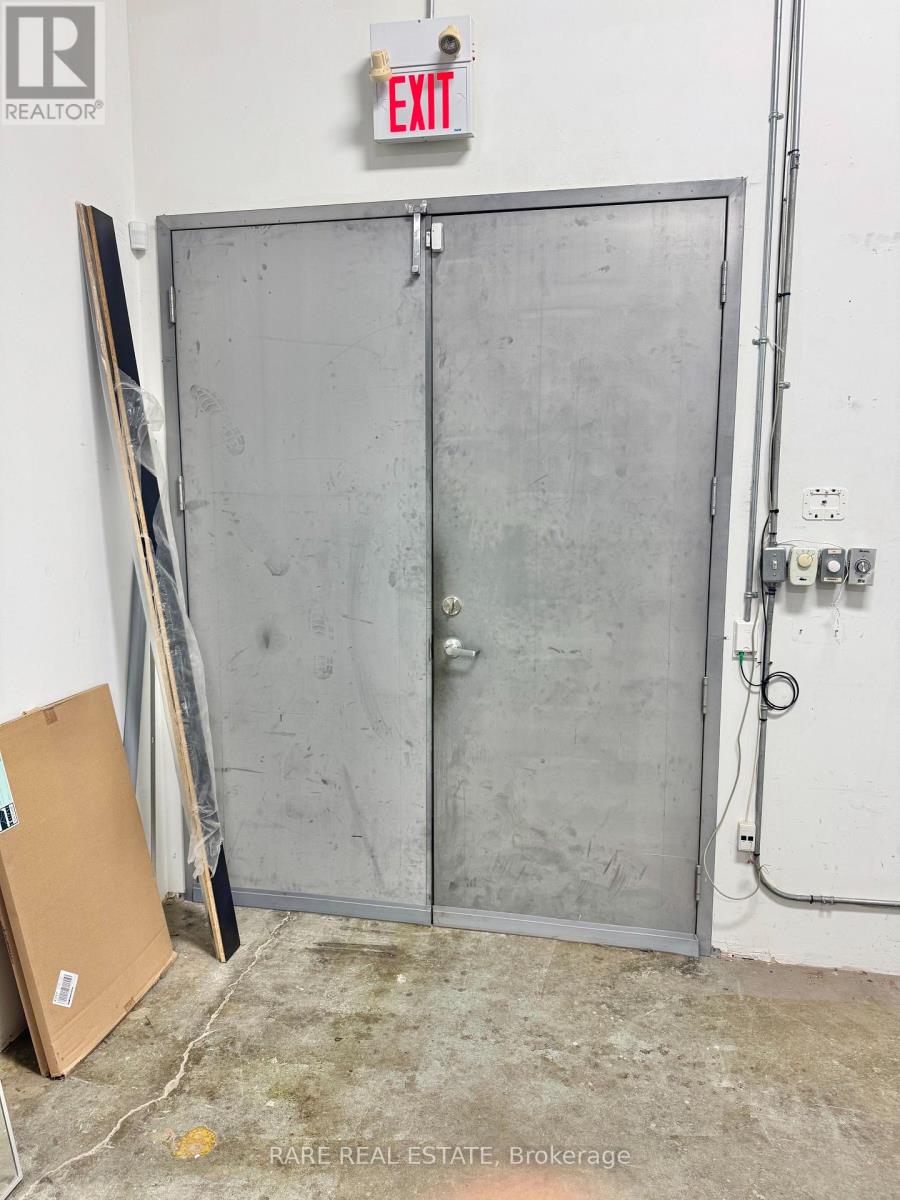 135 - 163 Sterling Road, Toronto, Ontario  M6R 2B2 - Photo 16 - C13683706