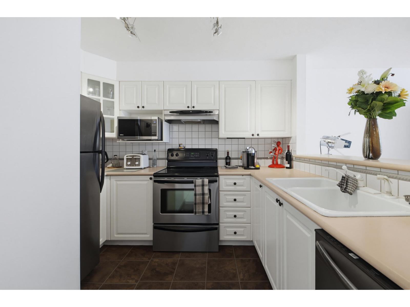 104 1575 Best Street, White Rock, British Columbia V4B 5K1 - Photo 14 - R3136044