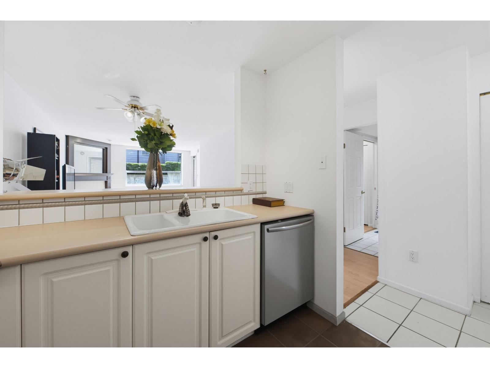 104 1575 Best Street, White Rock, British Columbia V4B 5K1 - Photo 15 - R3136044