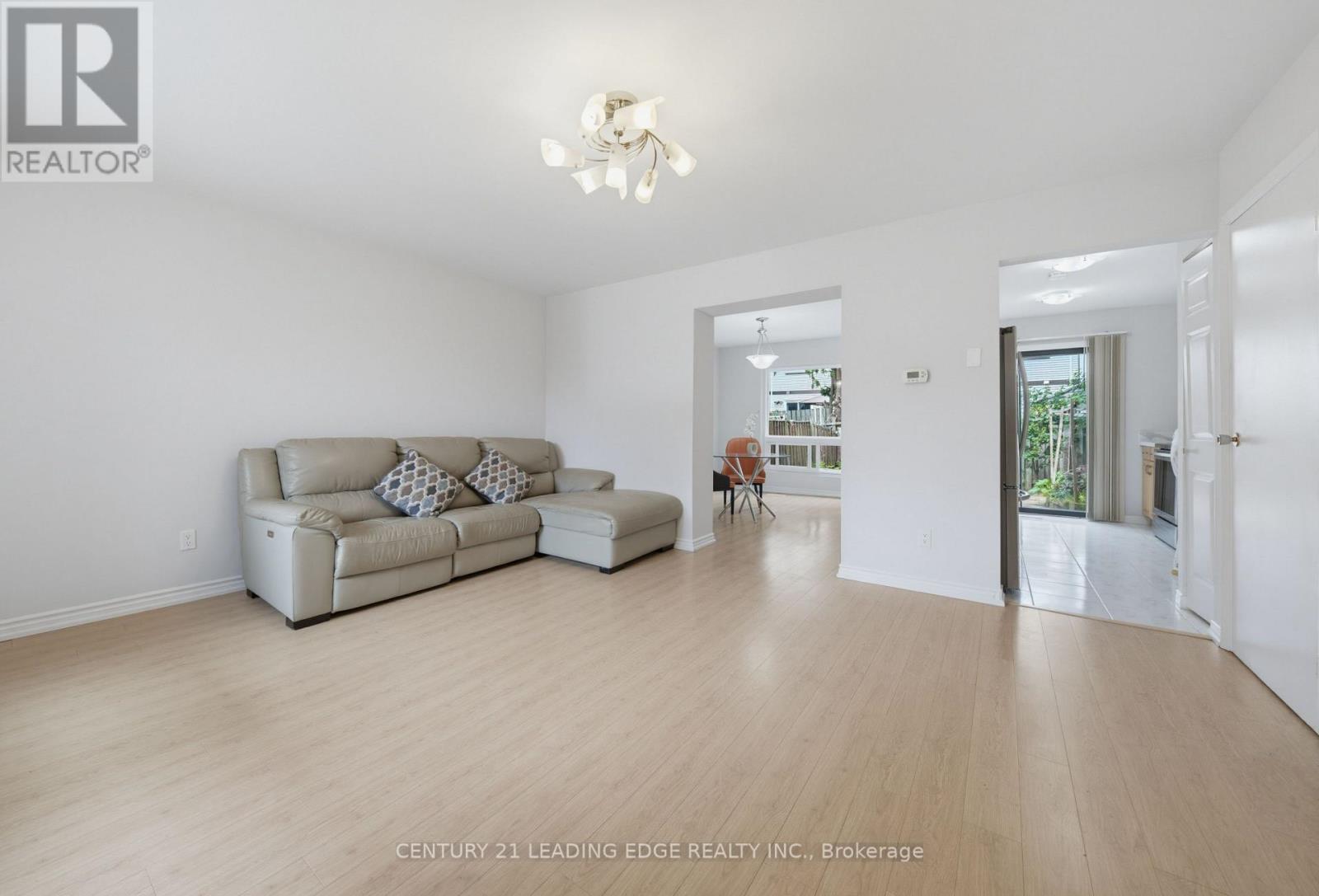 109 Phalen Crescent, Toronto, Ontario  M1V 1Y5 - Photo 8 - E13683574