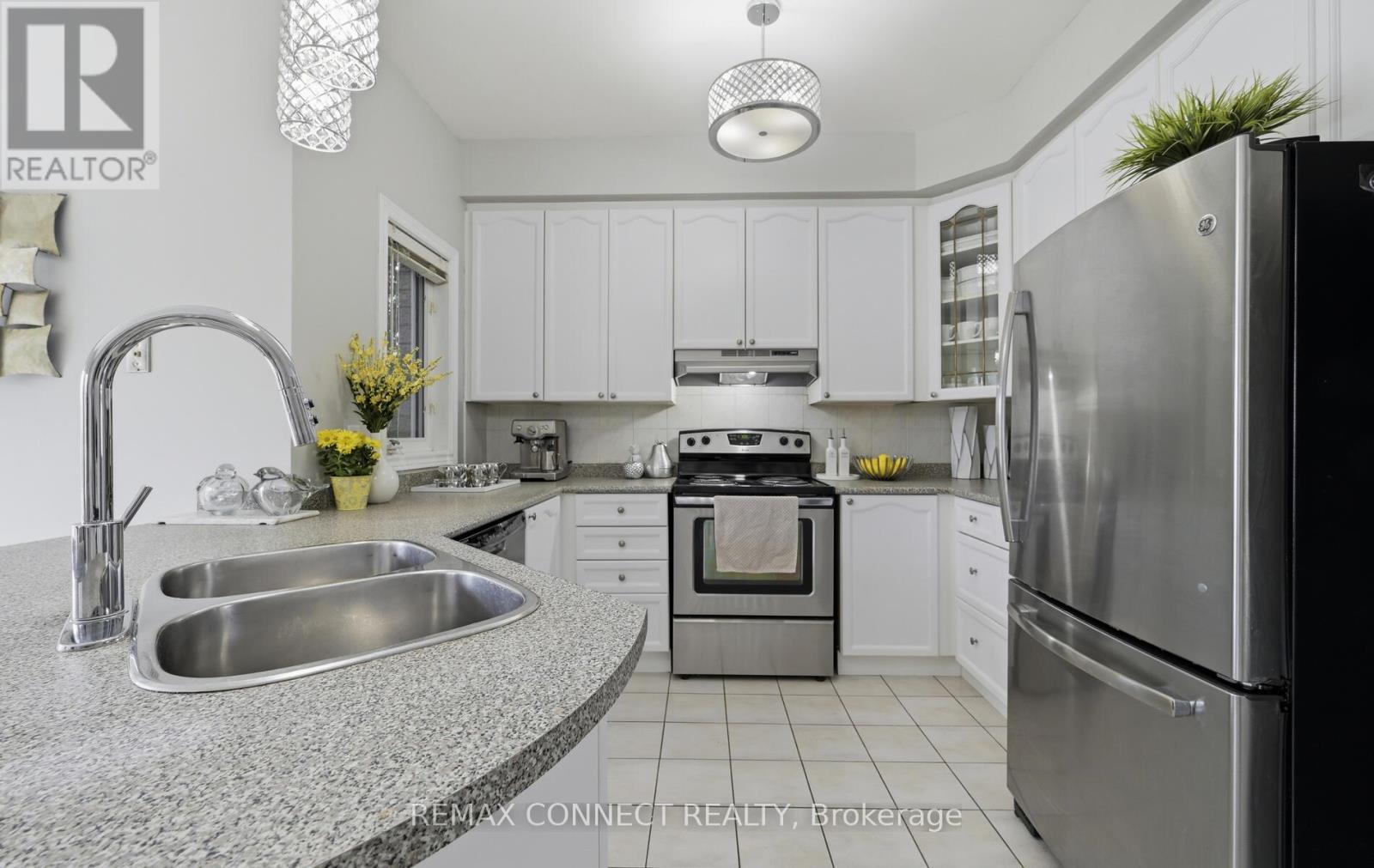 2361 Southcott Road, Pickering, Ontario  L1X 2T3 - Photo 14 - E13683606