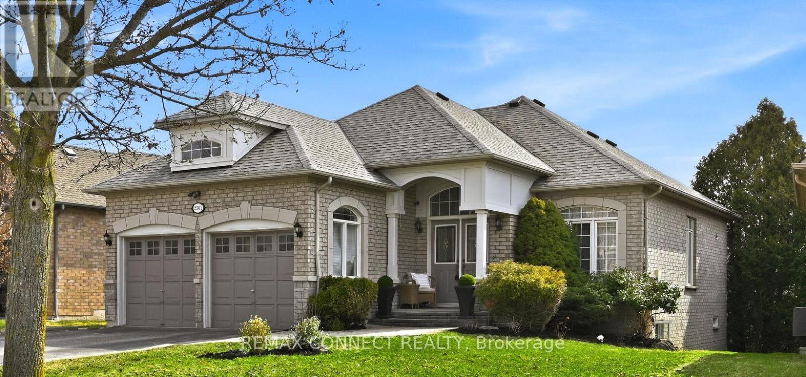 2361 Southcott Road, Pickering, Ontario  L1X 2T3 - Photo 4 - E13683606