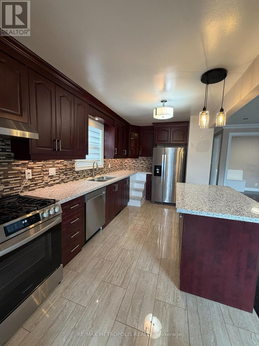 37 Lynvalley Crescent, Toronto, Ontario  M1R 2V1 - Photo 5 - E13683610