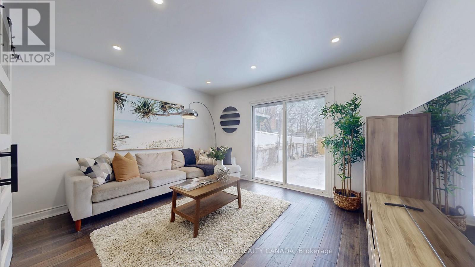 1271 Gerrard Street E, Toronto, Ontario  M4L 1Y5 - Photo 4 - E13683754