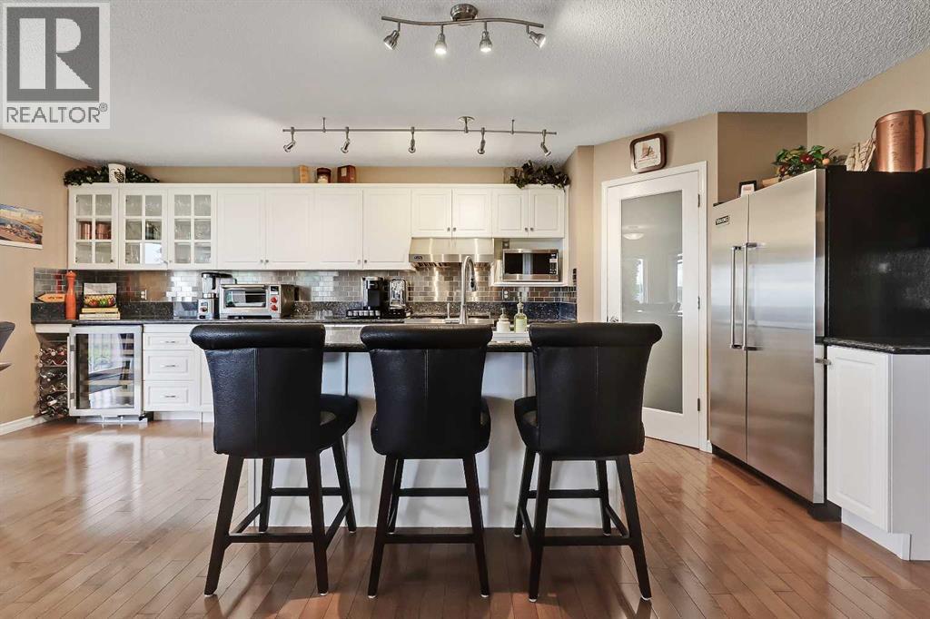 46 Spring View Sw, Calgary, Alberta  T3H 3S7 - Photo 4 - A2331902