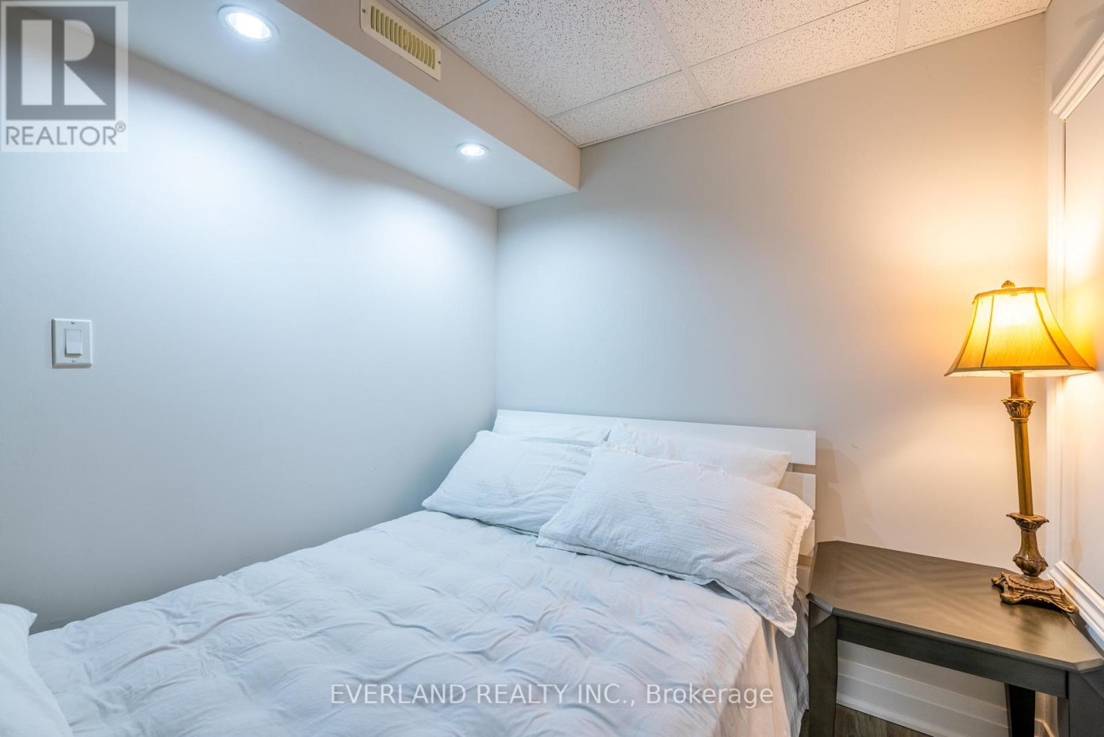 10 Megarry Court, Richmond Hill, Ontario  L4S 2S3 - Photo 34 - N13683576