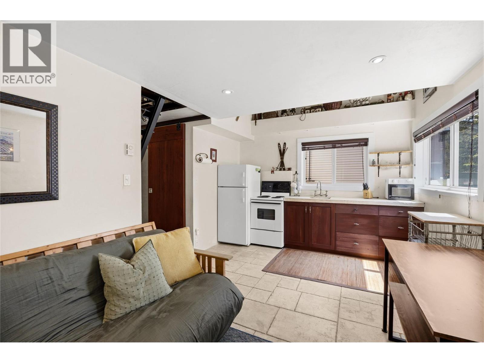 156 Clearview Road Unit# 103a, Apex Mountain, British Columbia  V2A 0E2 - Photo 4 - 10395054