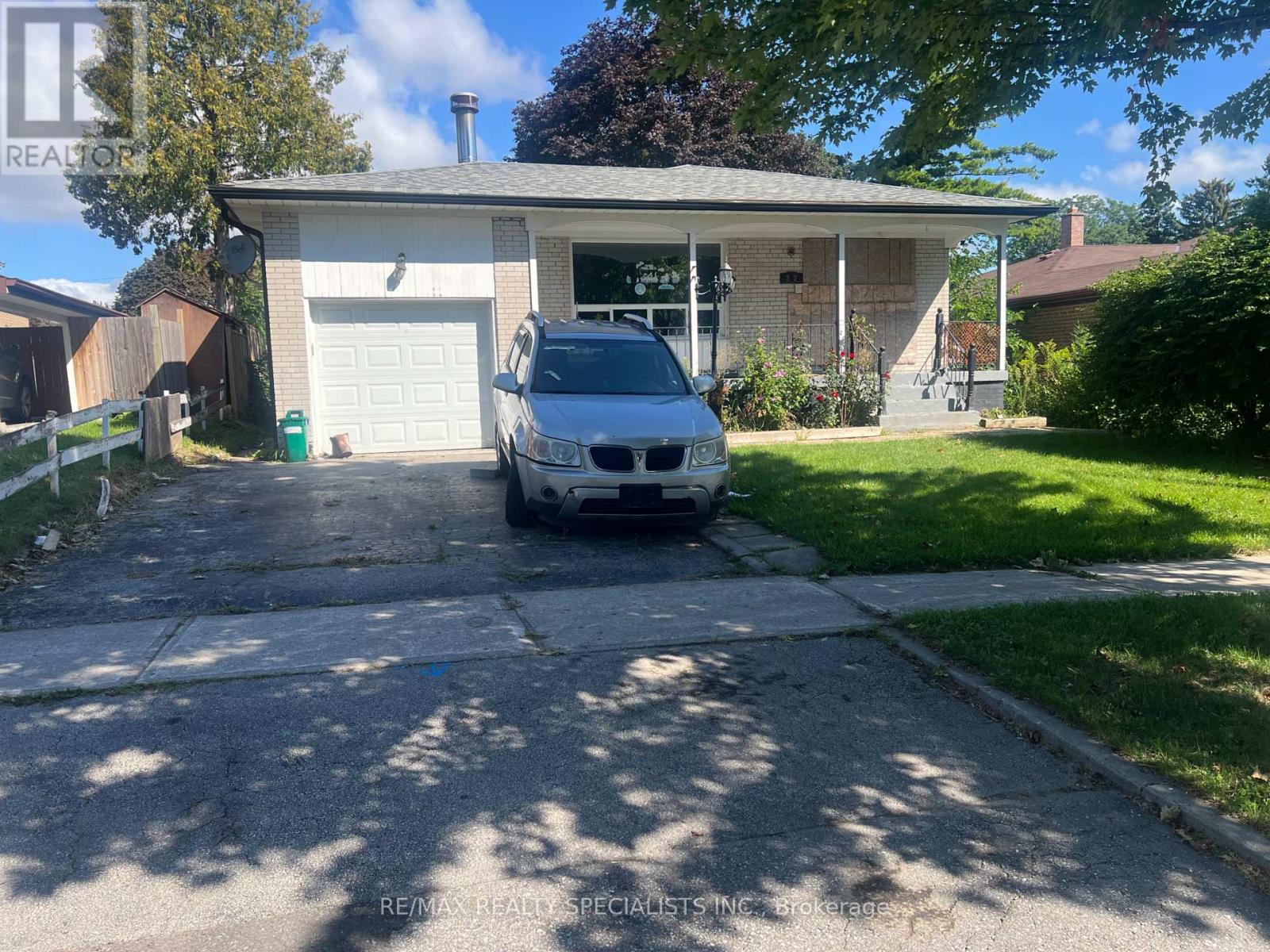22 Griselda Crescent, Toronto, Ontario  M1G 3P6 - Photo 2 - E13683394