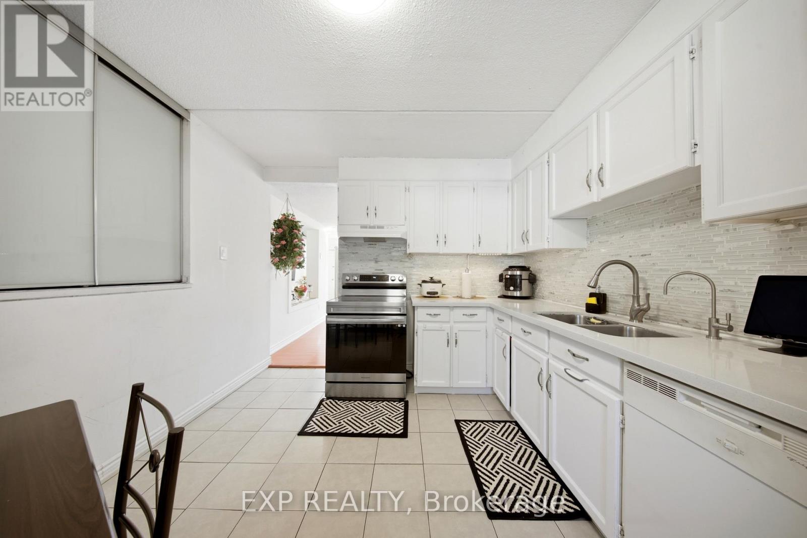 201 - 180 Mississauga Valley Boulevard, Mississauga, Ontario  L5A 3M2 - Photo 20 - W13683622