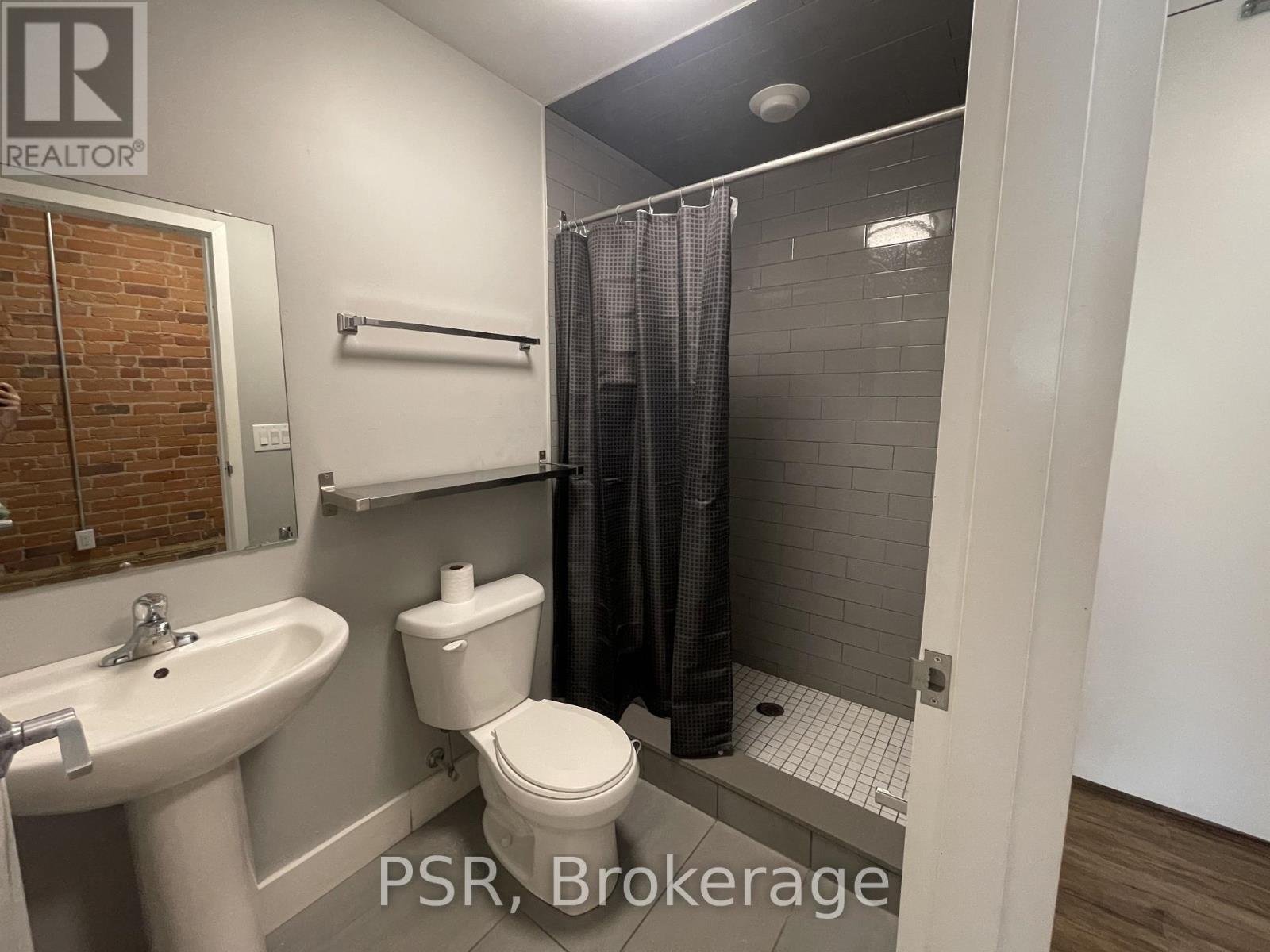 203 - 2870 DUNDAS STREET W