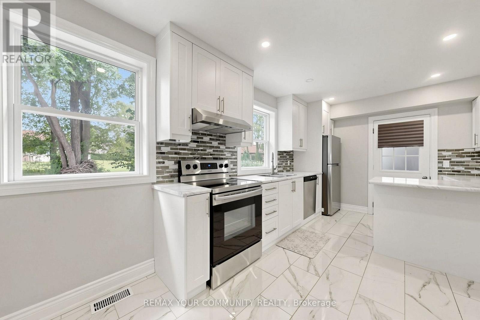 22 Havenridge Drive, Toronto, Ontario  M9P 3M4 - Photo 13 - W13683744