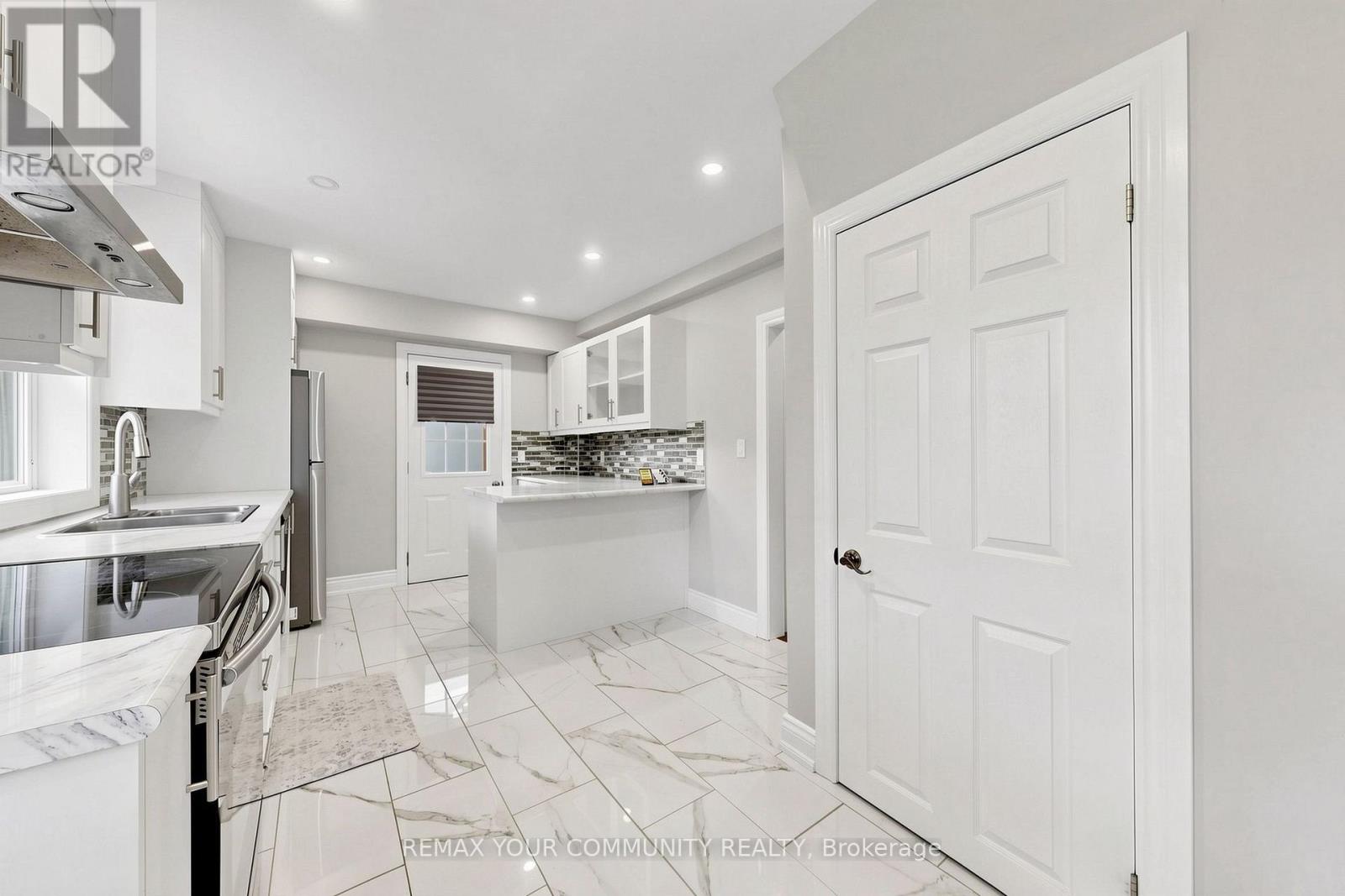 22 Havenridge Drive, Toronto, Ontario  M9P 3M4 - Photo 14 - W13683744