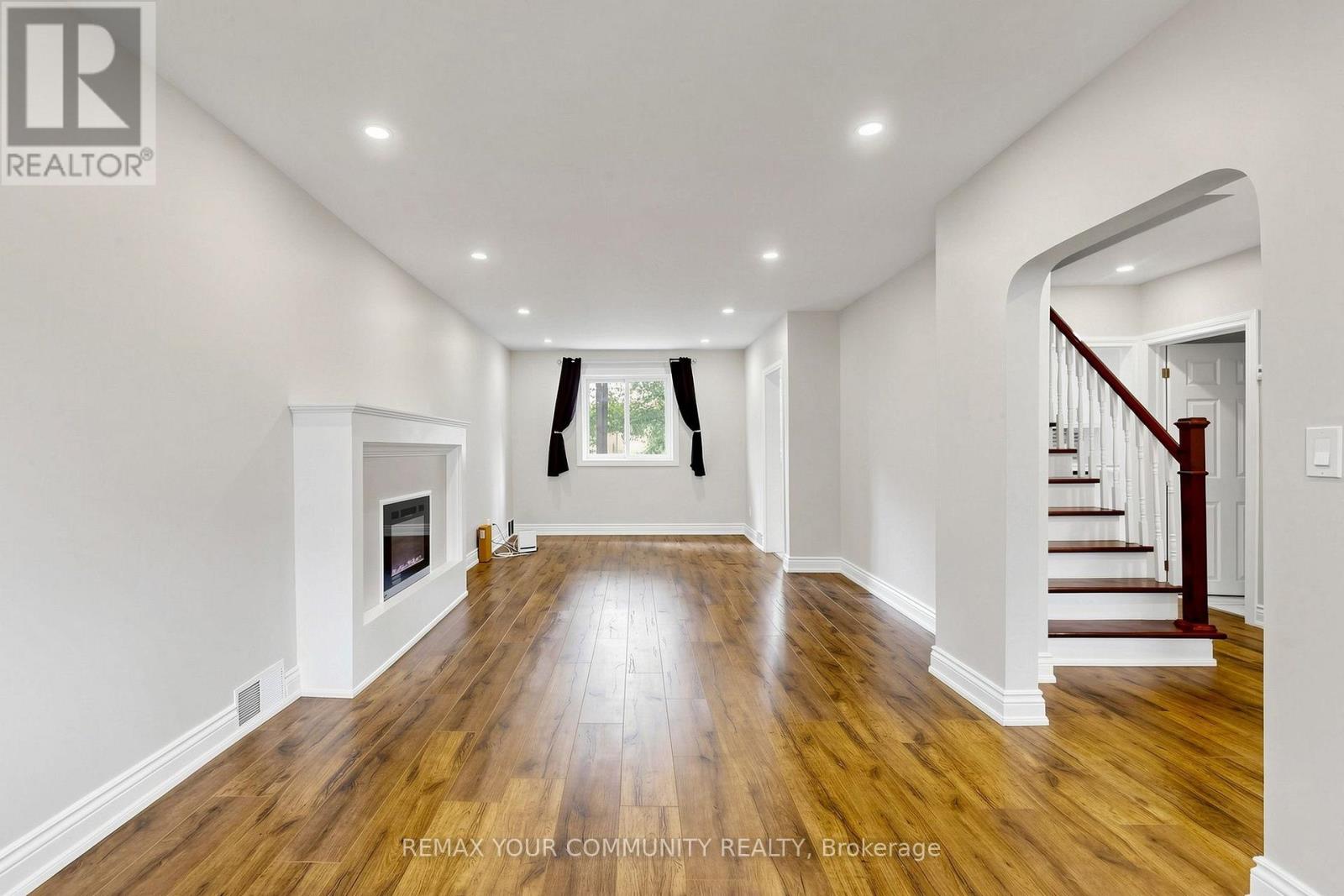 22 Havenridge Drive, Toronto, Ontario  M9P 3M4 - Photo 7 - W13683744