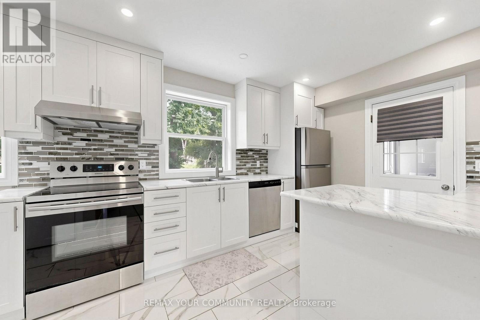 22 Havenridge Drive, Toronto, Ontario  M9P 3M4 - Photo 9 - W13683744