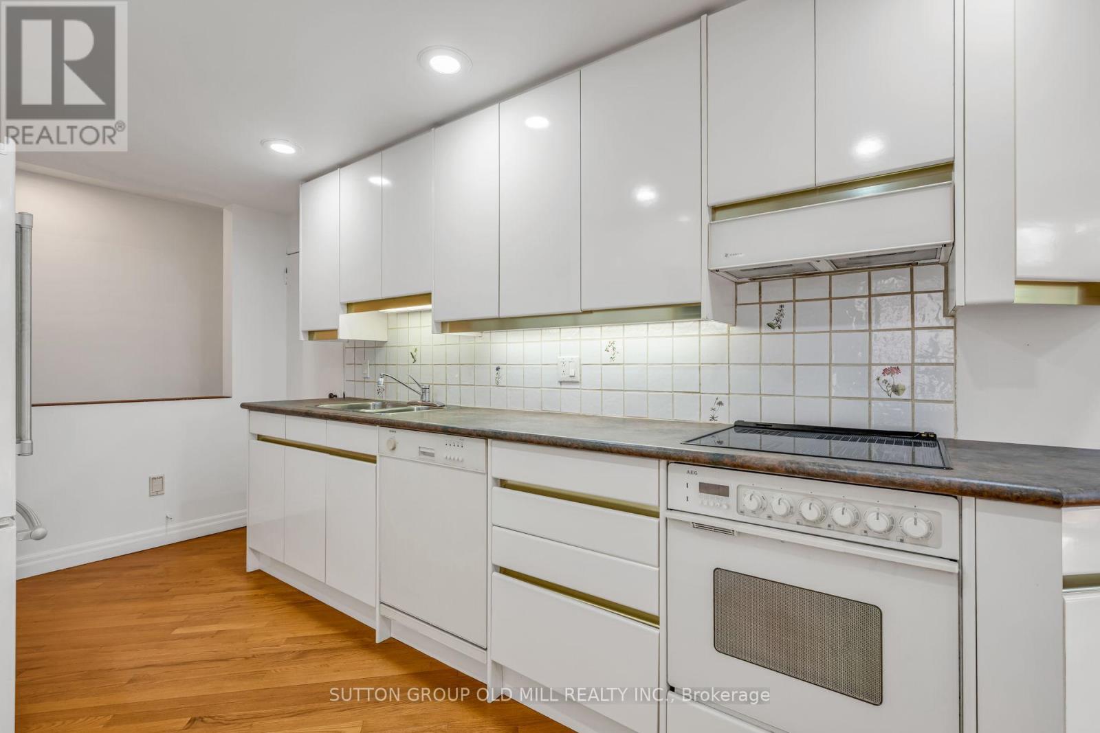 29 Robin Hood Road, Toronto, Ontario  M9A 2W6 - Photo 11 - W13683802