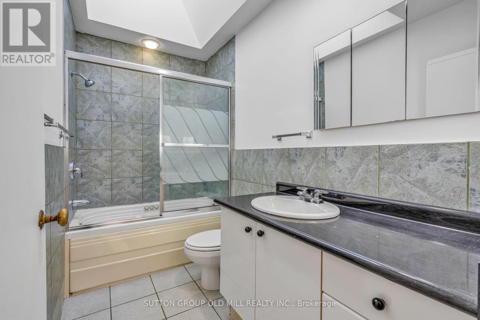 29 Robin Hood Road, Toronto, Ontario  M9A 2W6 - Photo 19 - W13683802