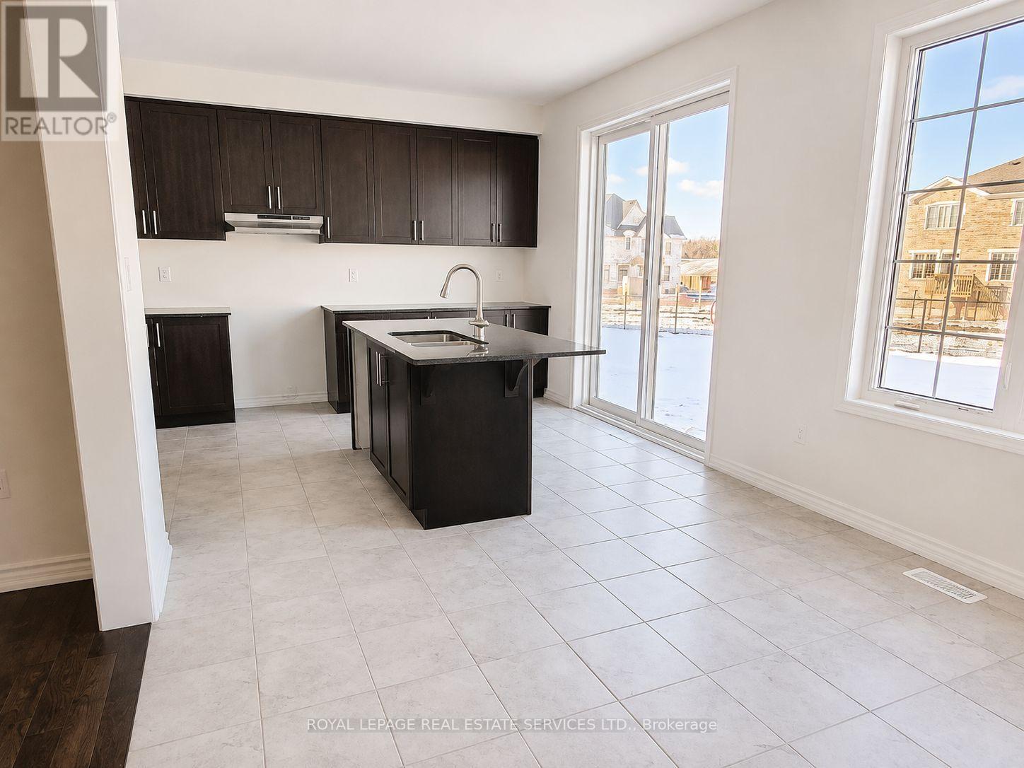 14 Morning Sparrow Drive, Vaughan, Ontario L4L 6K3 - Photo 4 - N13669304