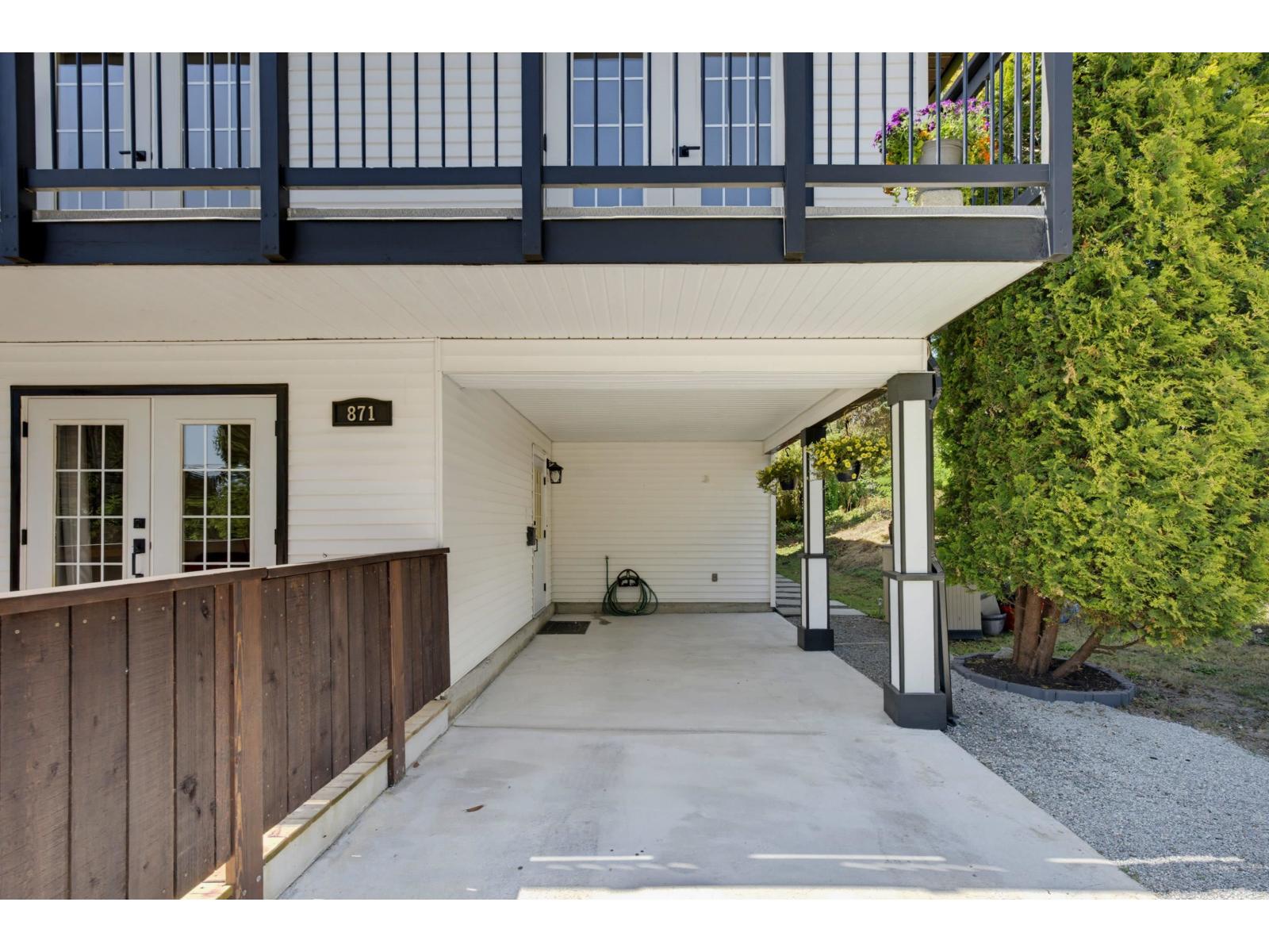 871 Kent Street, White Rock, British Columbia  V4B 4S7 - Photo 4 - R3154256