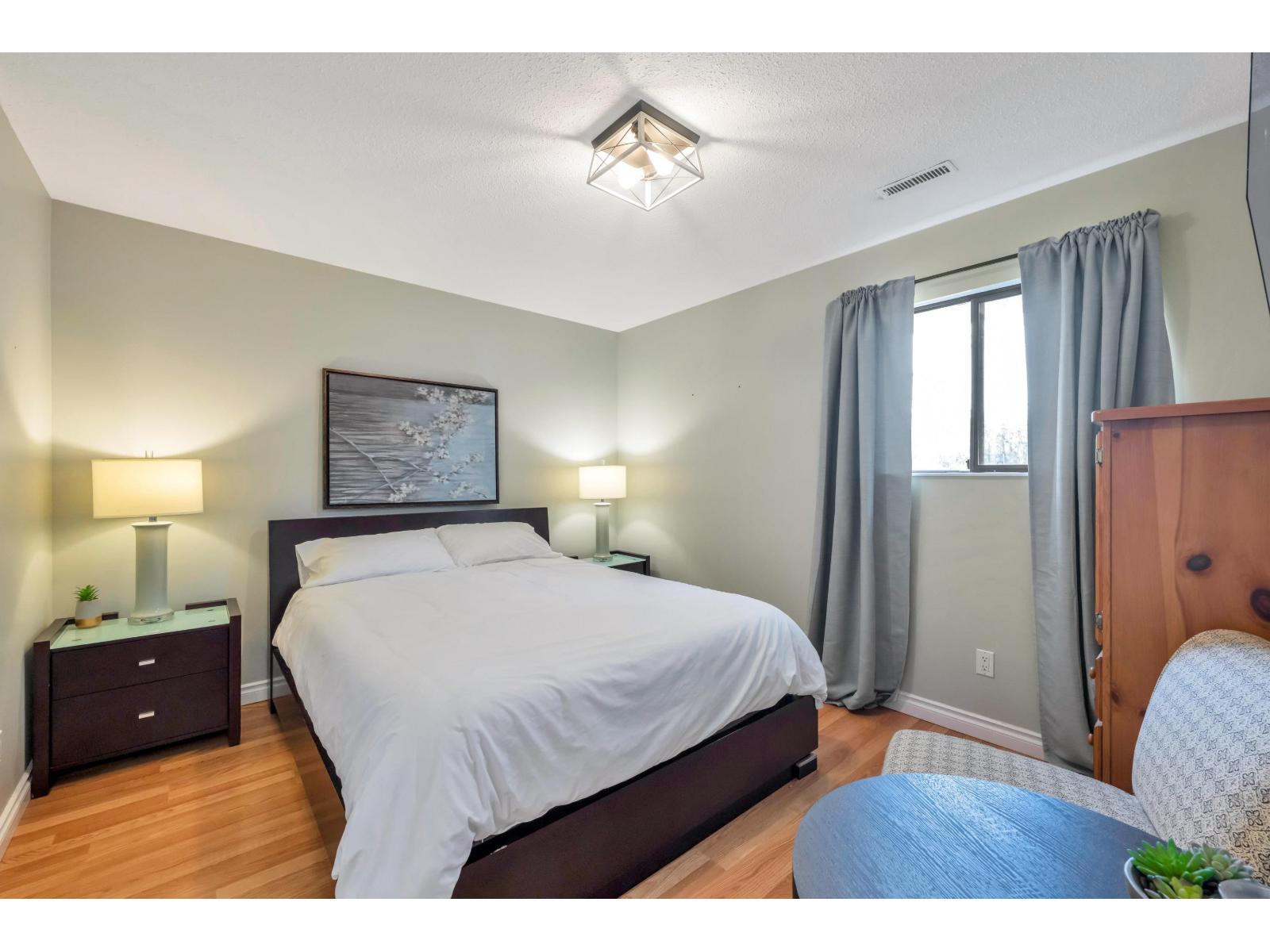 871 Kent Street, White Rock, British Columbia  V4B 4S7 - Photo 28 - R3154256