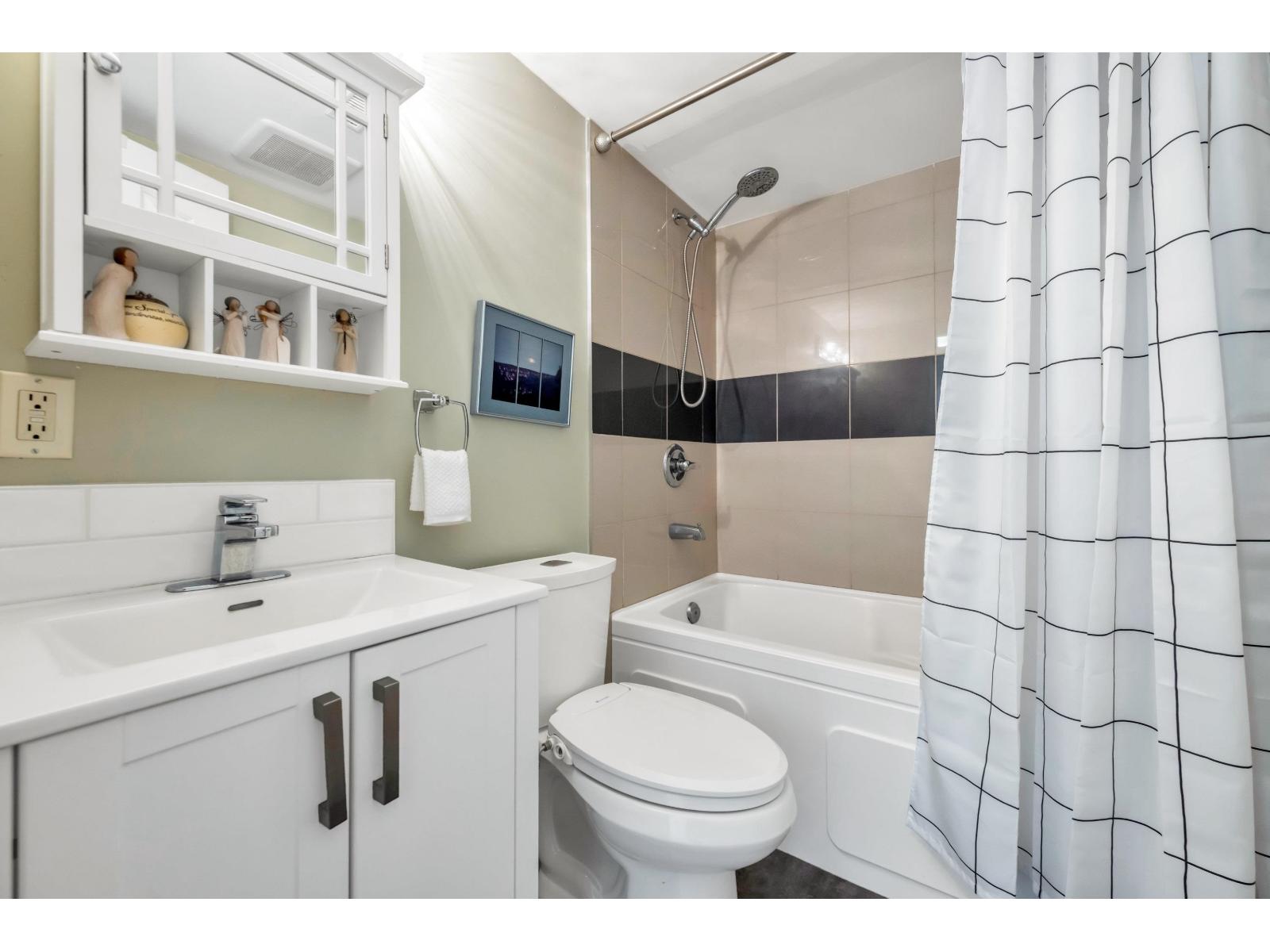 871 Kent Street, White Rock, British Columbia  V4B 4S7 - Photo 29 - R3154256