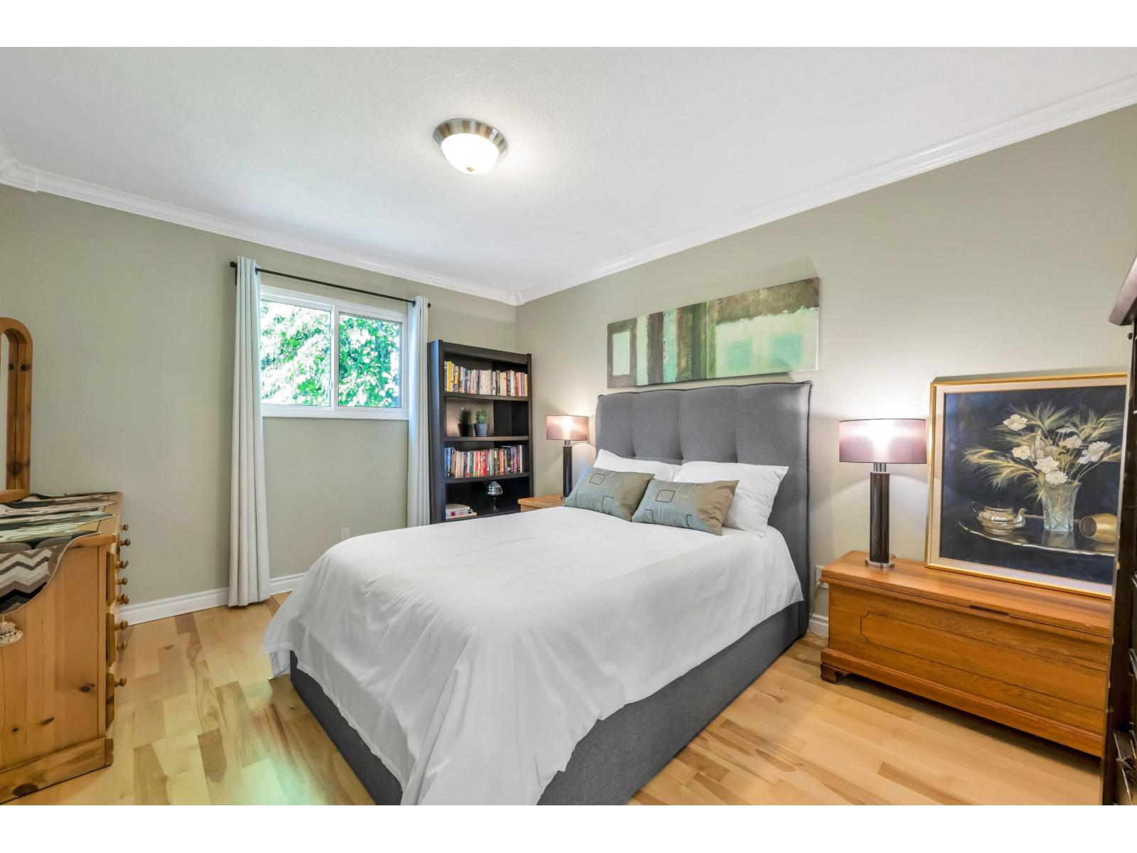 871 Kent Street, White Rock, British Columbia  V4B 4S7 - Photo 14 - R3154256