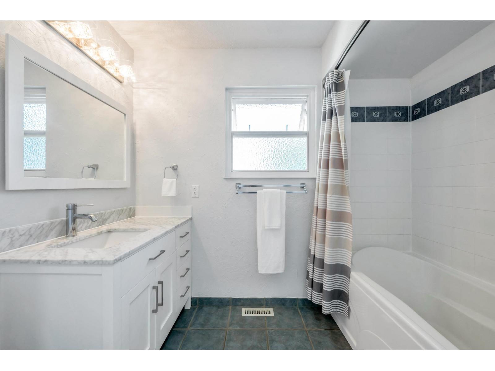 871 Kent Street, White Rock, British Columbia  V4B 4S7 - Photo 19 - R3154256