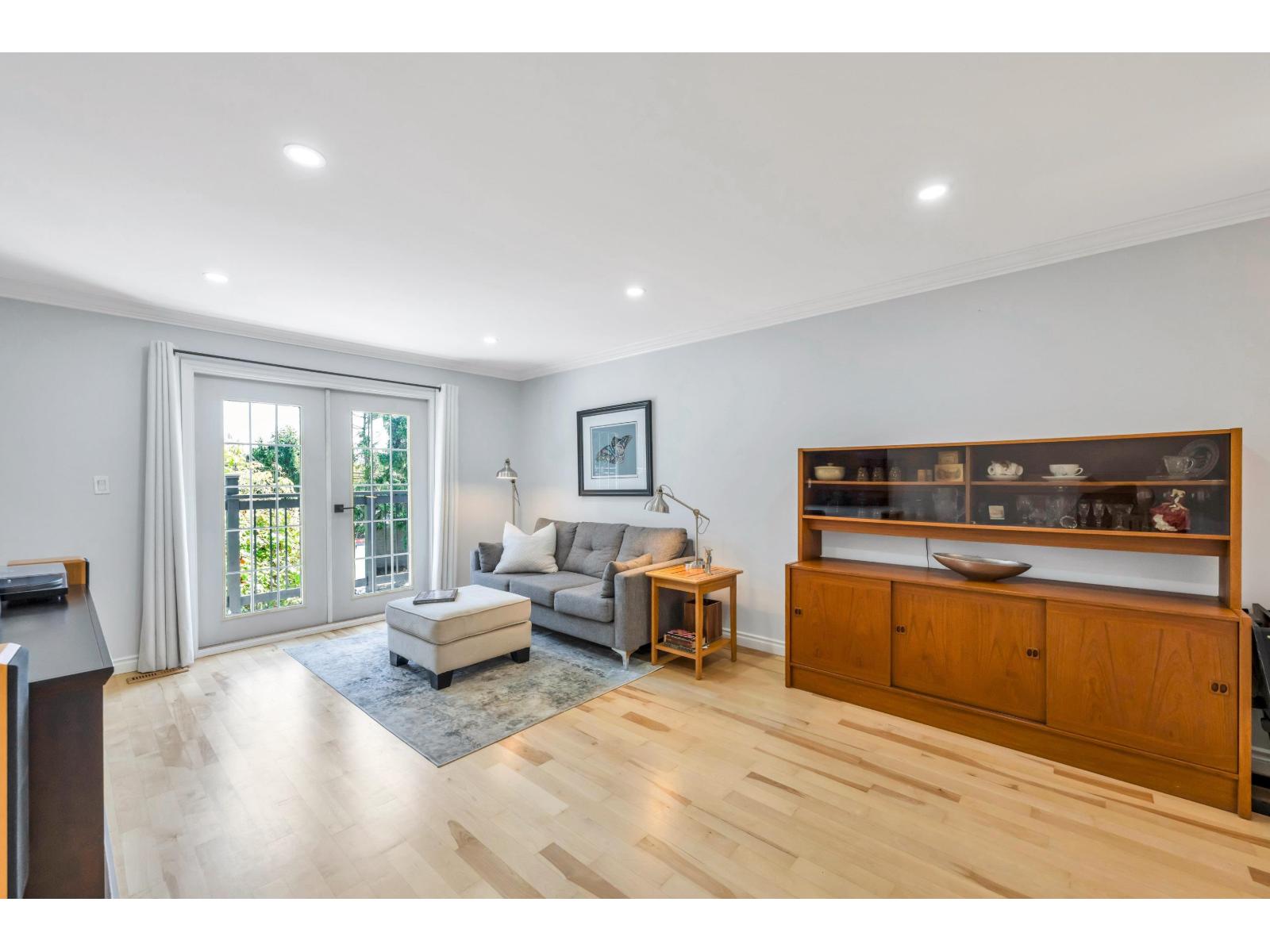 871 Kent Street, White Rock, British Columbia  V4B 4S7 - Photo 6 - R3154256
